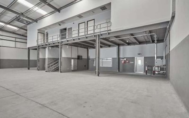 Warehouses for Dubai Real Estate Center