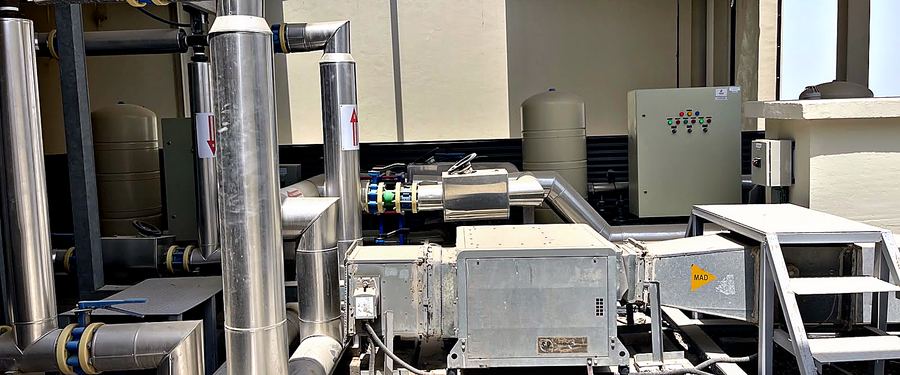 Flexible connectors and expansion vessels, roof plant